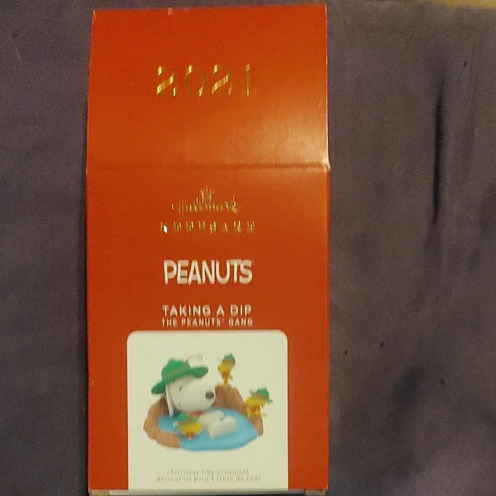 Hallmark Peanuts Snoopy Ornament in Red and Gold